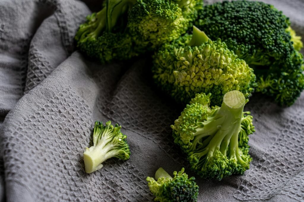 benefits of broccoli, amazing health benefits of broccoli for immunity, why broccoli is a powerful superfood for daily wellness, science-backed broccoli benefits for digestion and detox, broccoli nutrition facts that boost overall health, how broccoli naturally supports weight loss and immunity